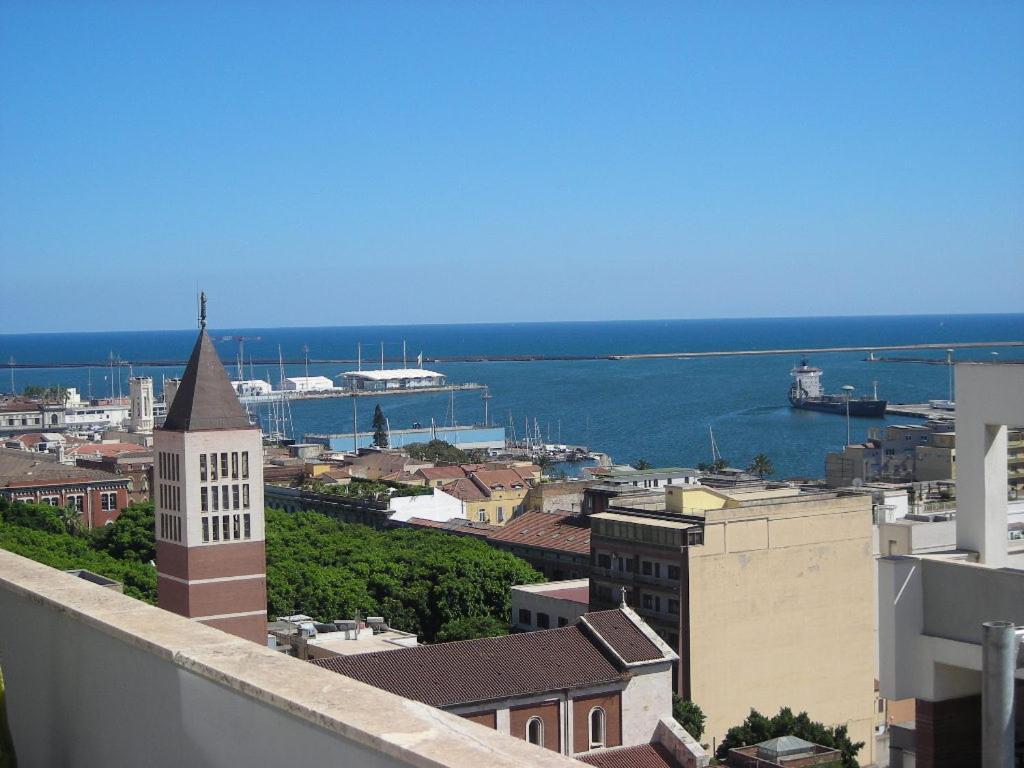 Appartamento Panoramico Cagliari, I Tre Grilli, Centro エクステリア 写真